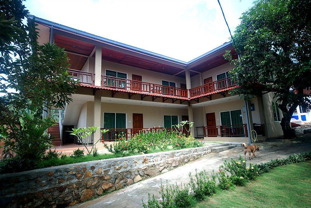 Tioman Dive Resort Kampong Ayer Batang Exteriör bild