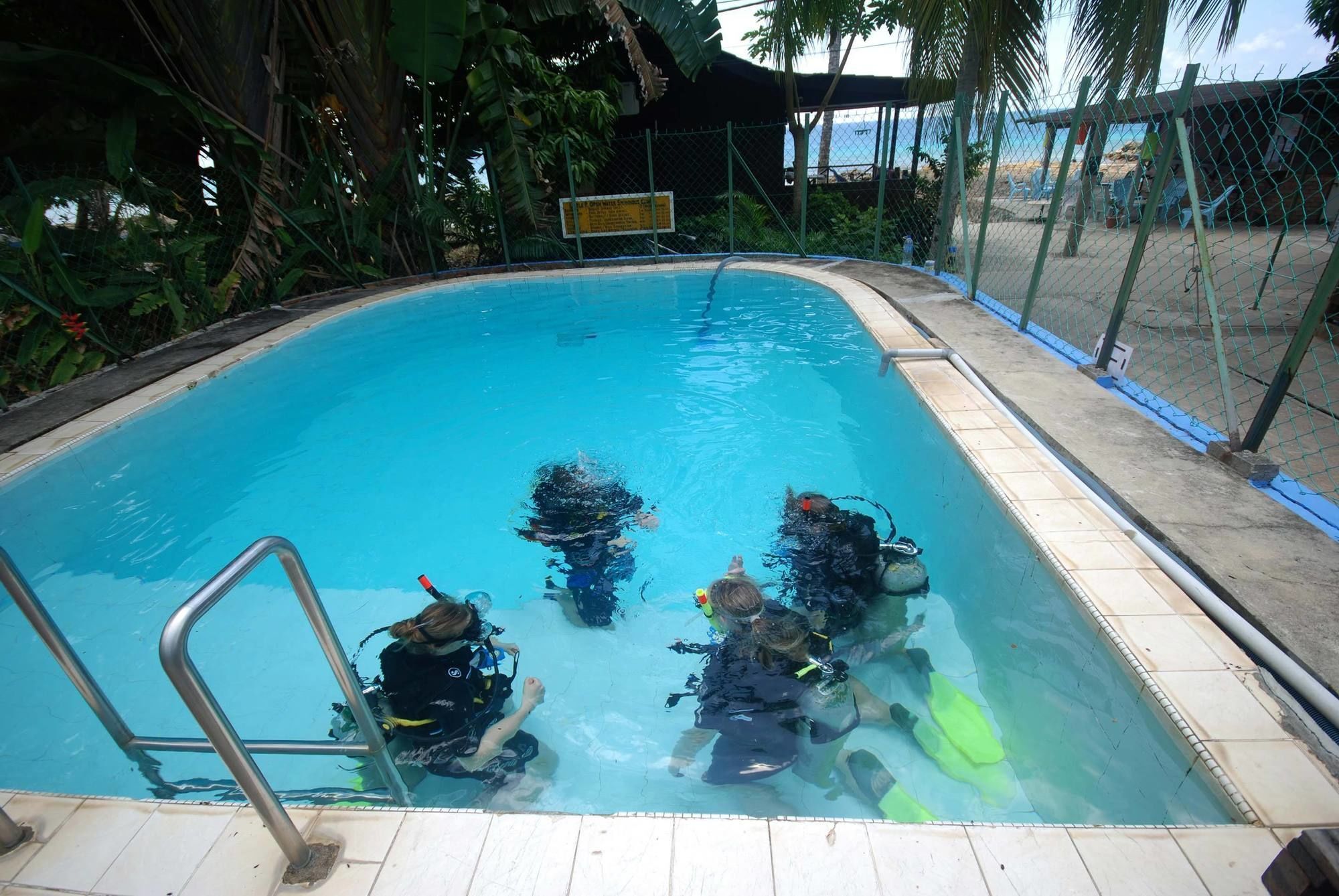 Tioman Dive Resort Kampong Ayer Batang Exteriör bild